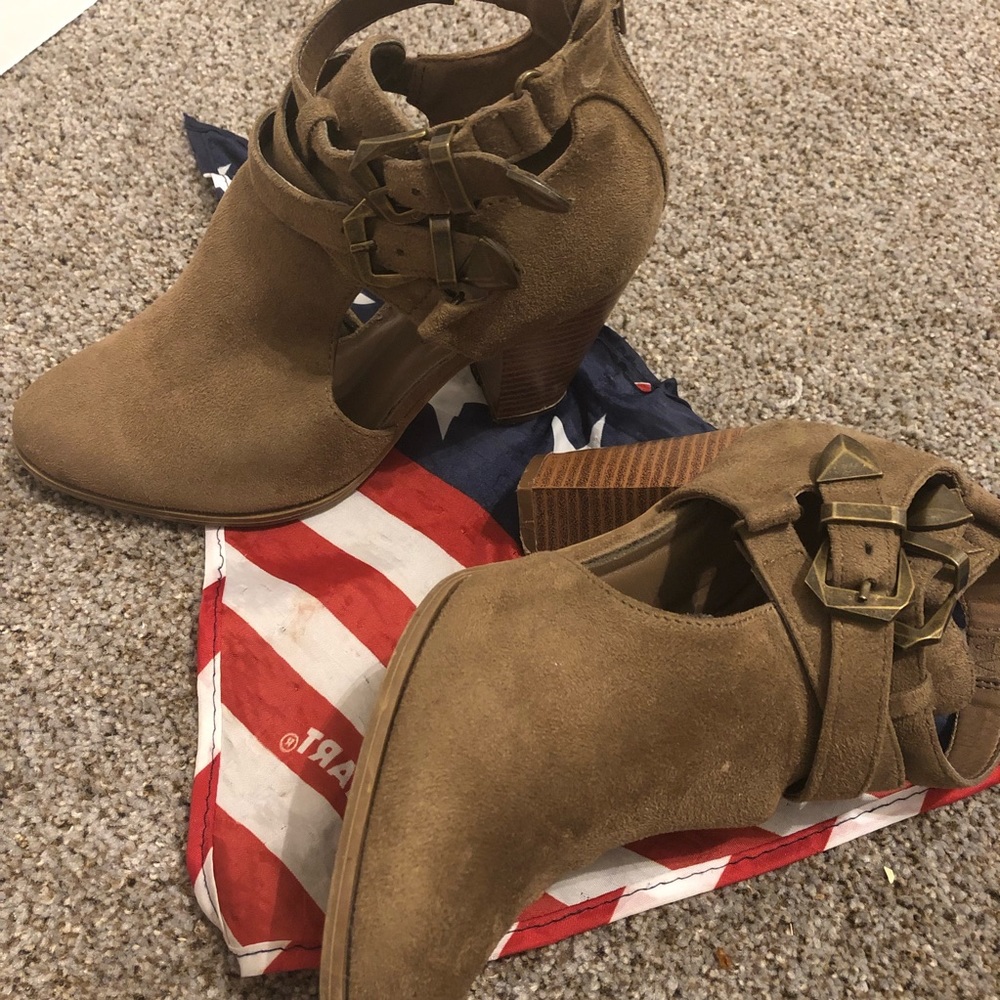 🥾 Women’s Charolette Russe ankle boots sz 6